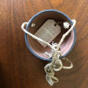 Hanging ceramic planter NWT